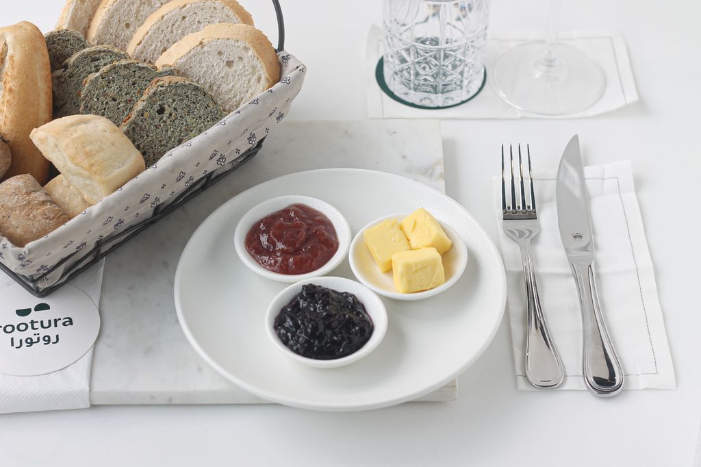 Assorted cheese & Bread Basket | Rootura