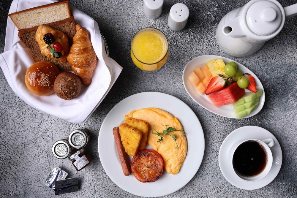 BREAKFAST SELECTIONS (7 AM - 12 PM) | IN ROOM DINING